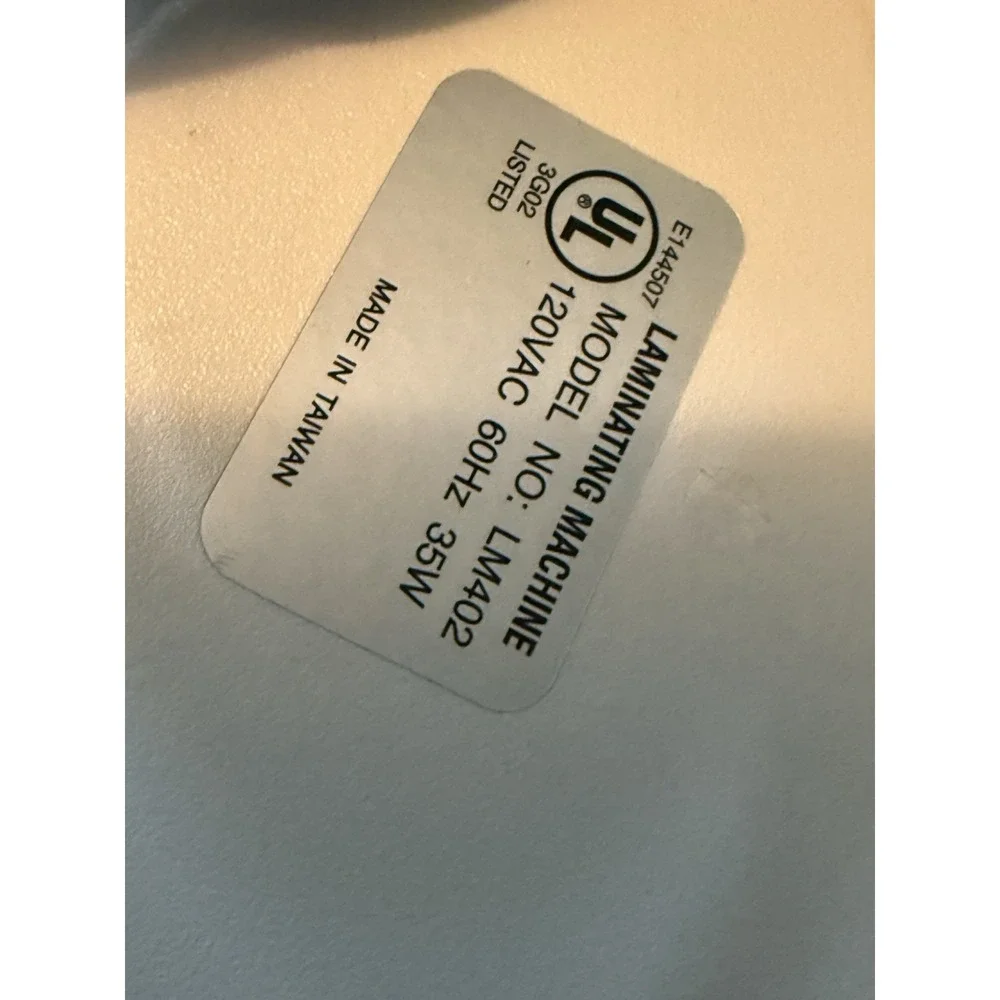 PRE OWNED Aurora Desktop Laminator LM402
